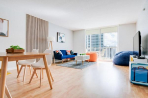 Ocean and City Views Lux Miami Brickell Condo Sleeps 4, King Bed